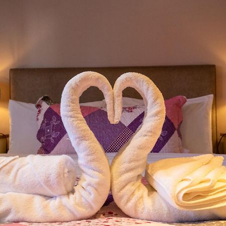 The Hare And Hounds Bed and Breakfast Fulbeck Exteriör bild
